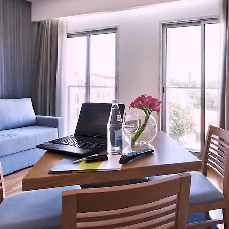 力士法蒂玛公园 - 酒店，套房及公寓 酒店