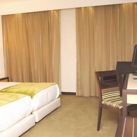 酒店 力士法蒂玛公园 - 酒店，套房及公寓 4*