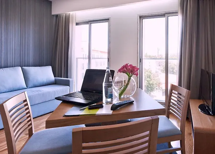 Lux Park - Hotel, & Szálloda